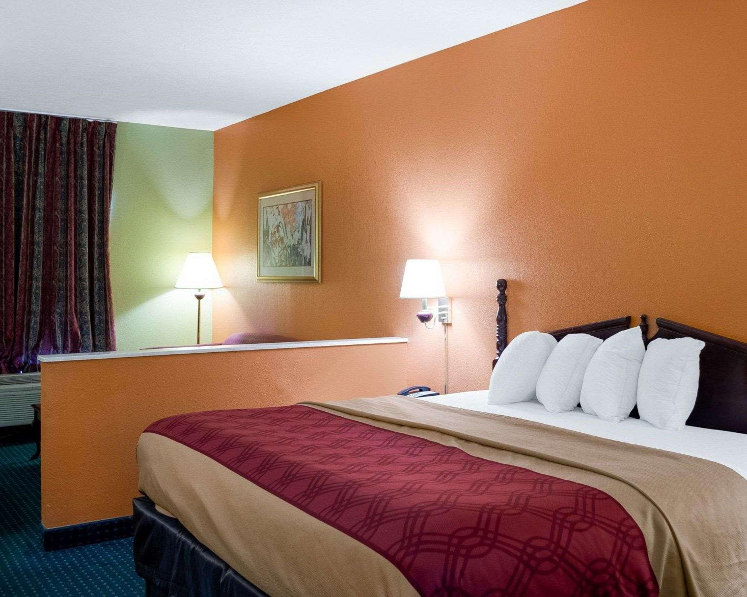 Econo Lodge Canton I-55 Exterior photo