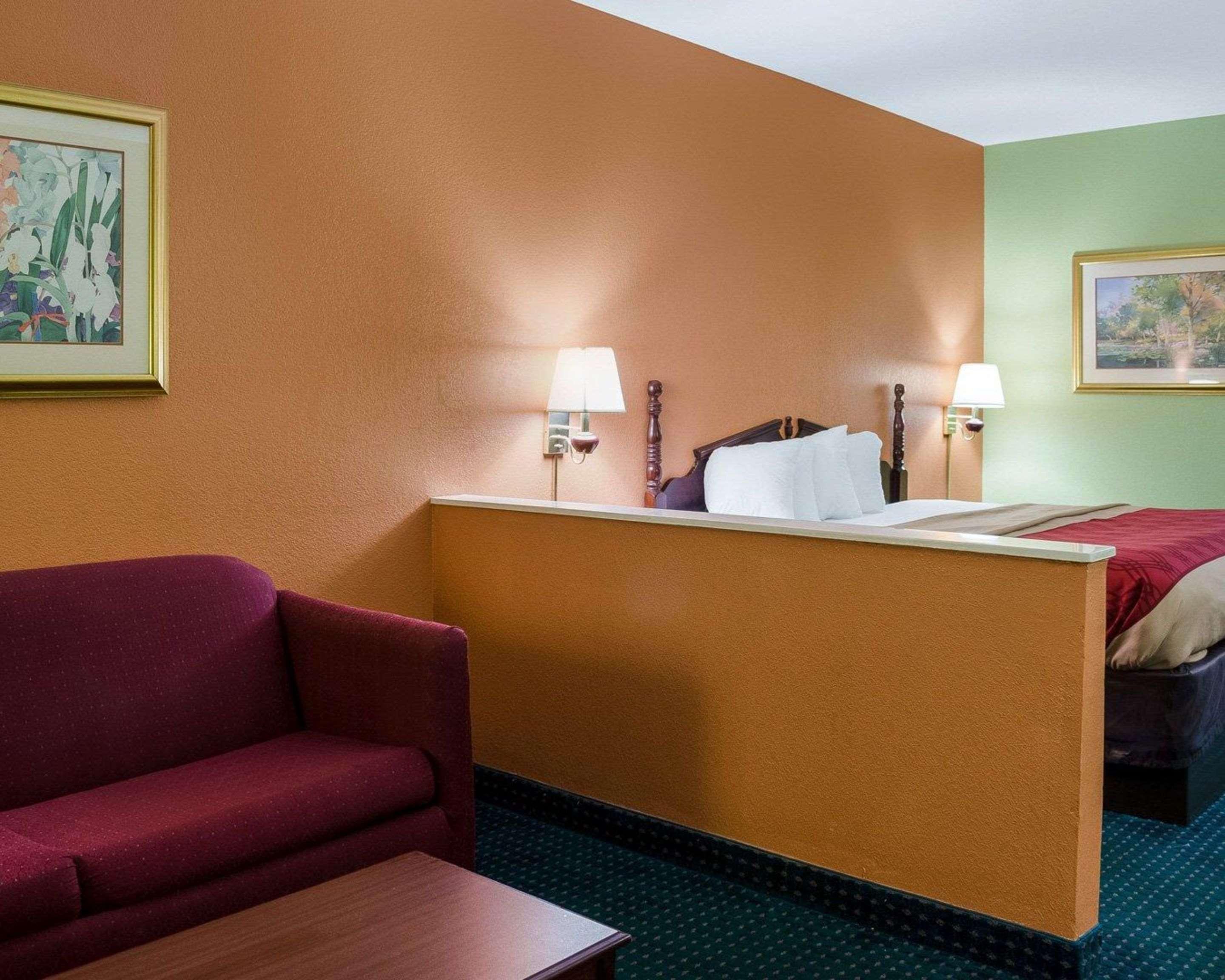 Econo Lodge Canton I-55 Exterior photo