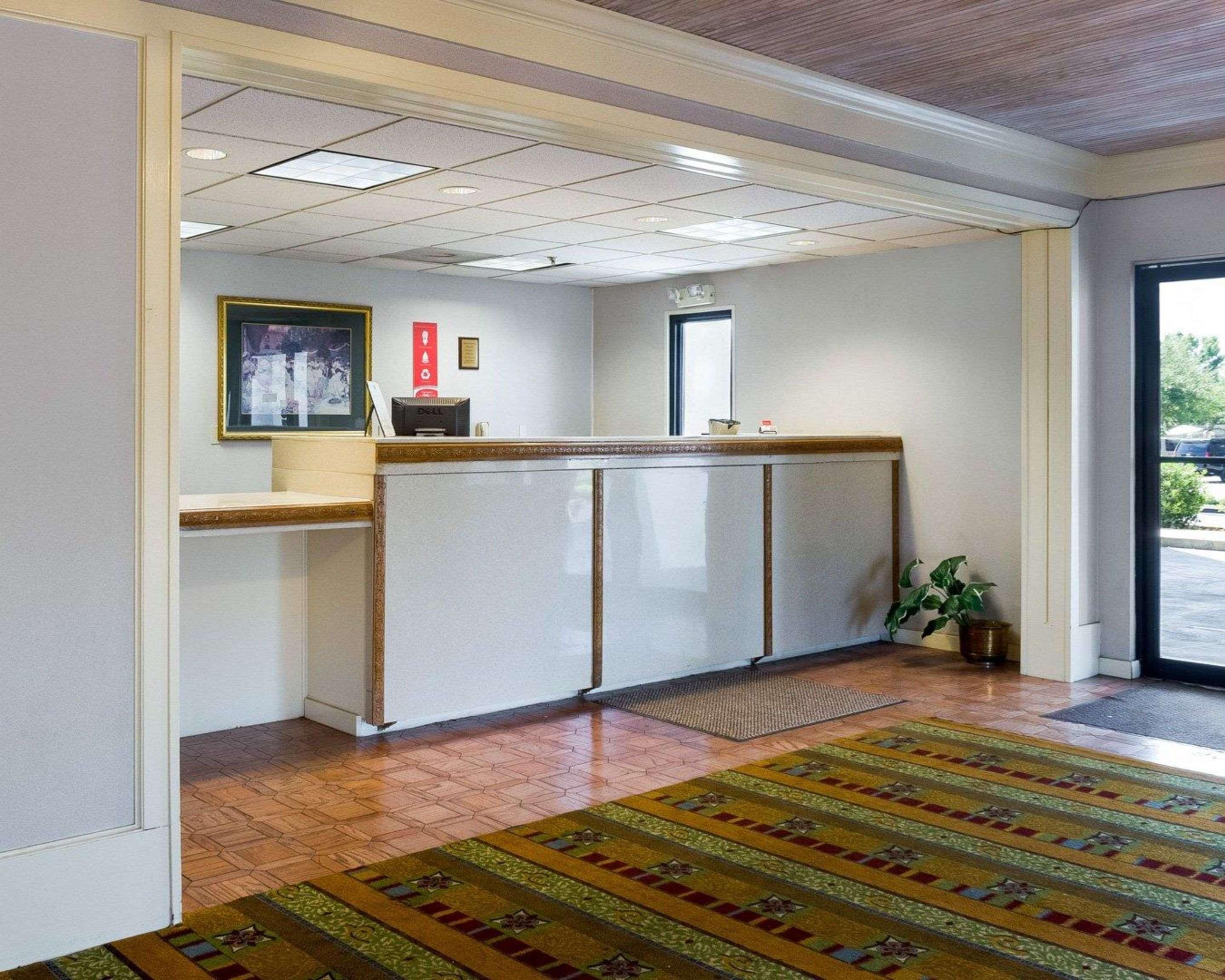 Econo Lodge Canton I-55 Exterior photo