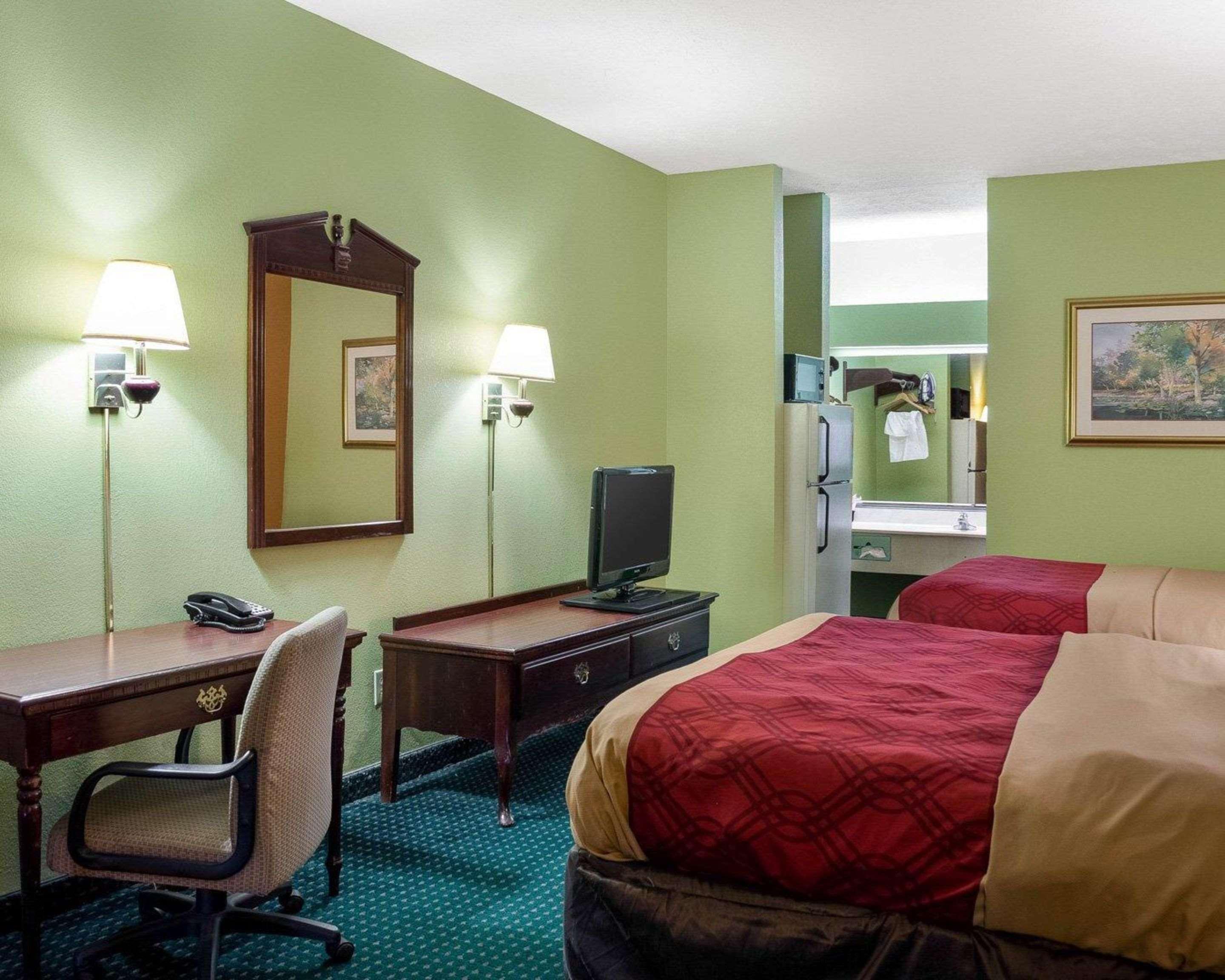 Econo Lodge Canton I-55 Exterior photo