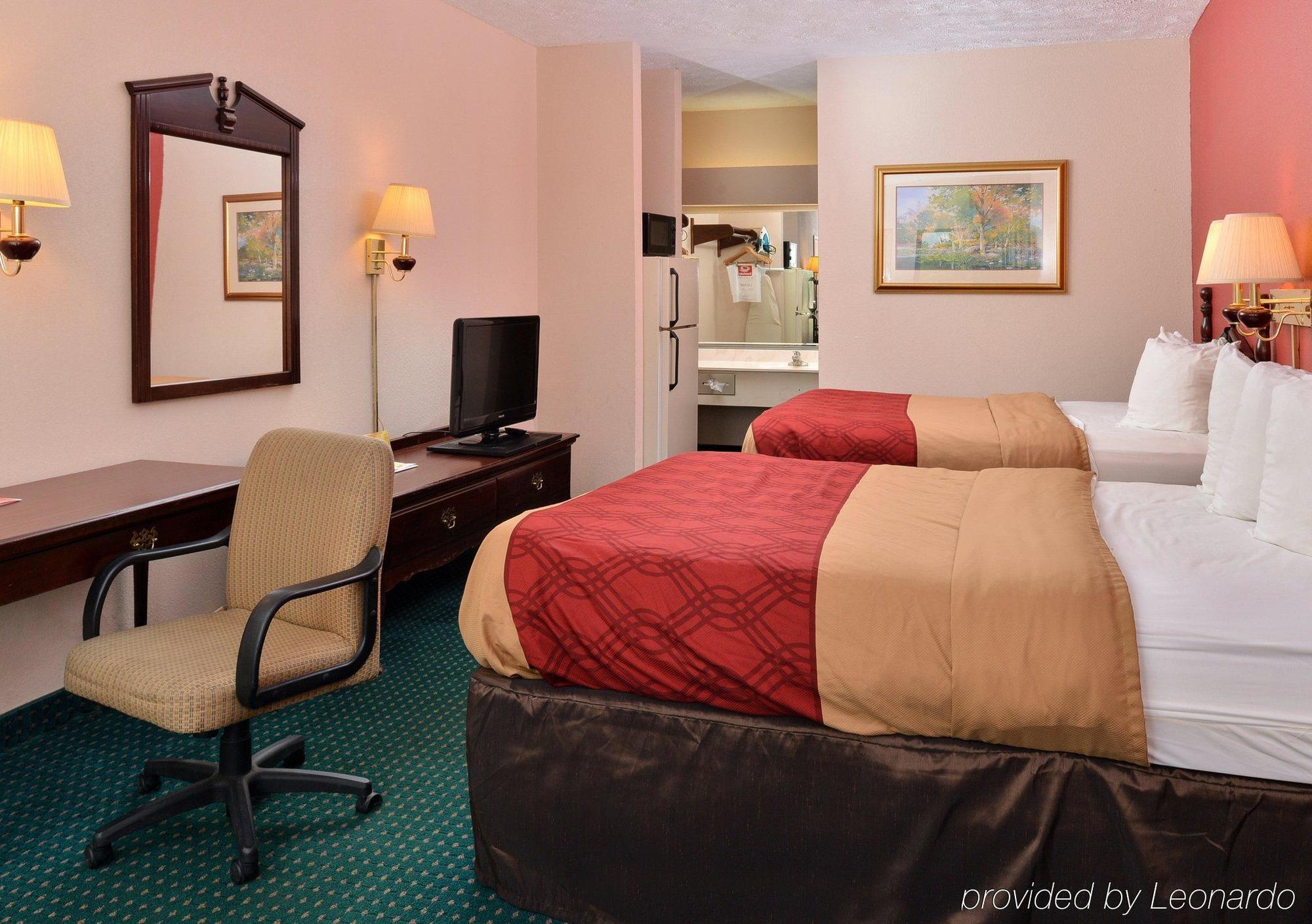 Econo Lodge Canton I-55 Exterior photo