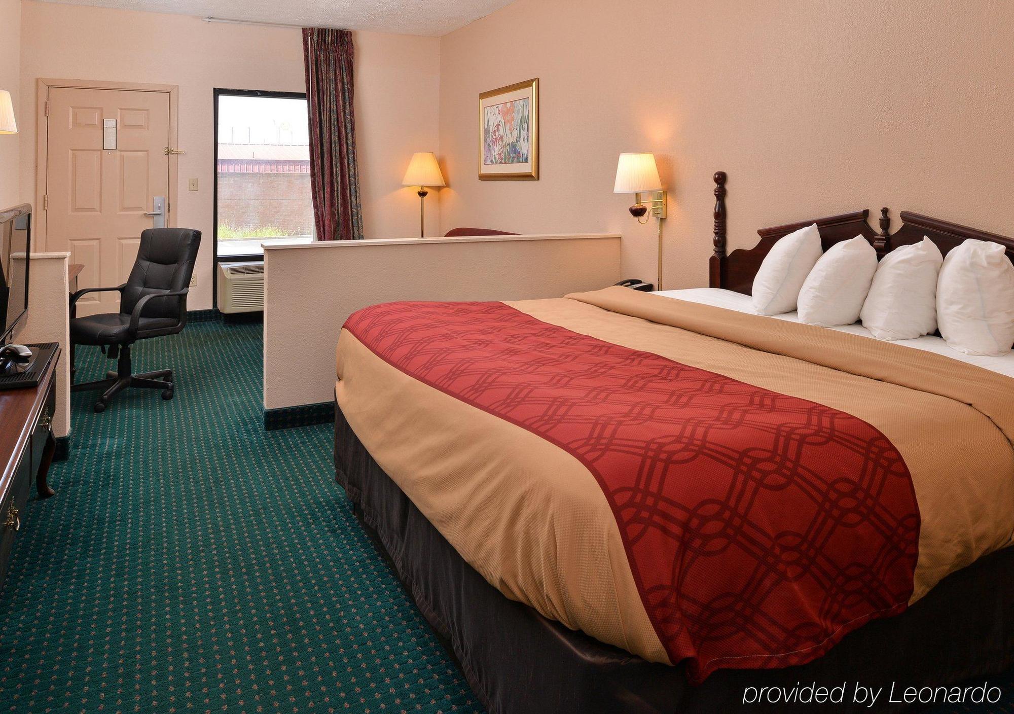 Econo Lodge Canton I-55 Exterior photo