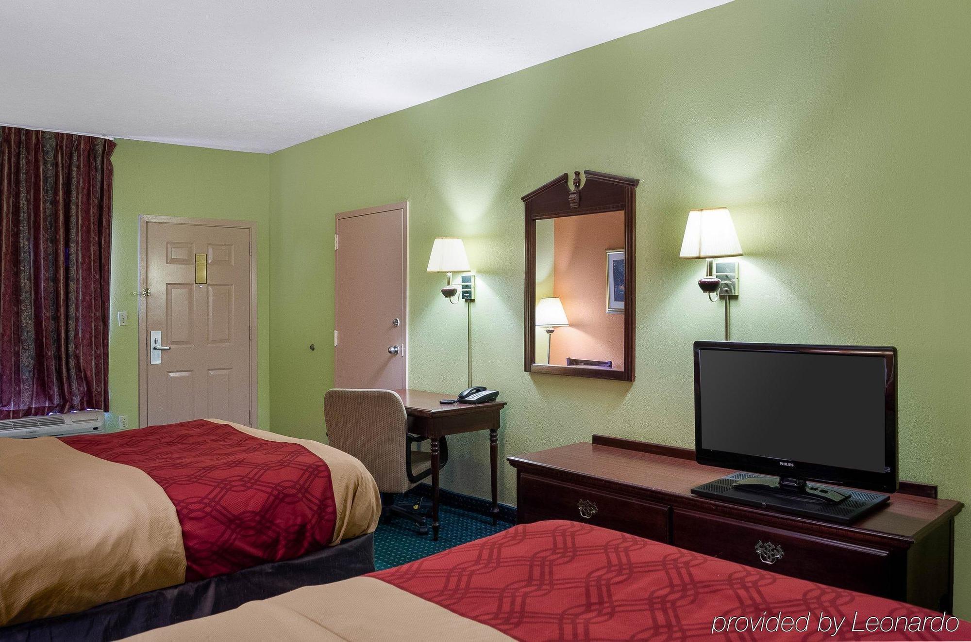 Econo Lodge Canton I-55 Exterior photo